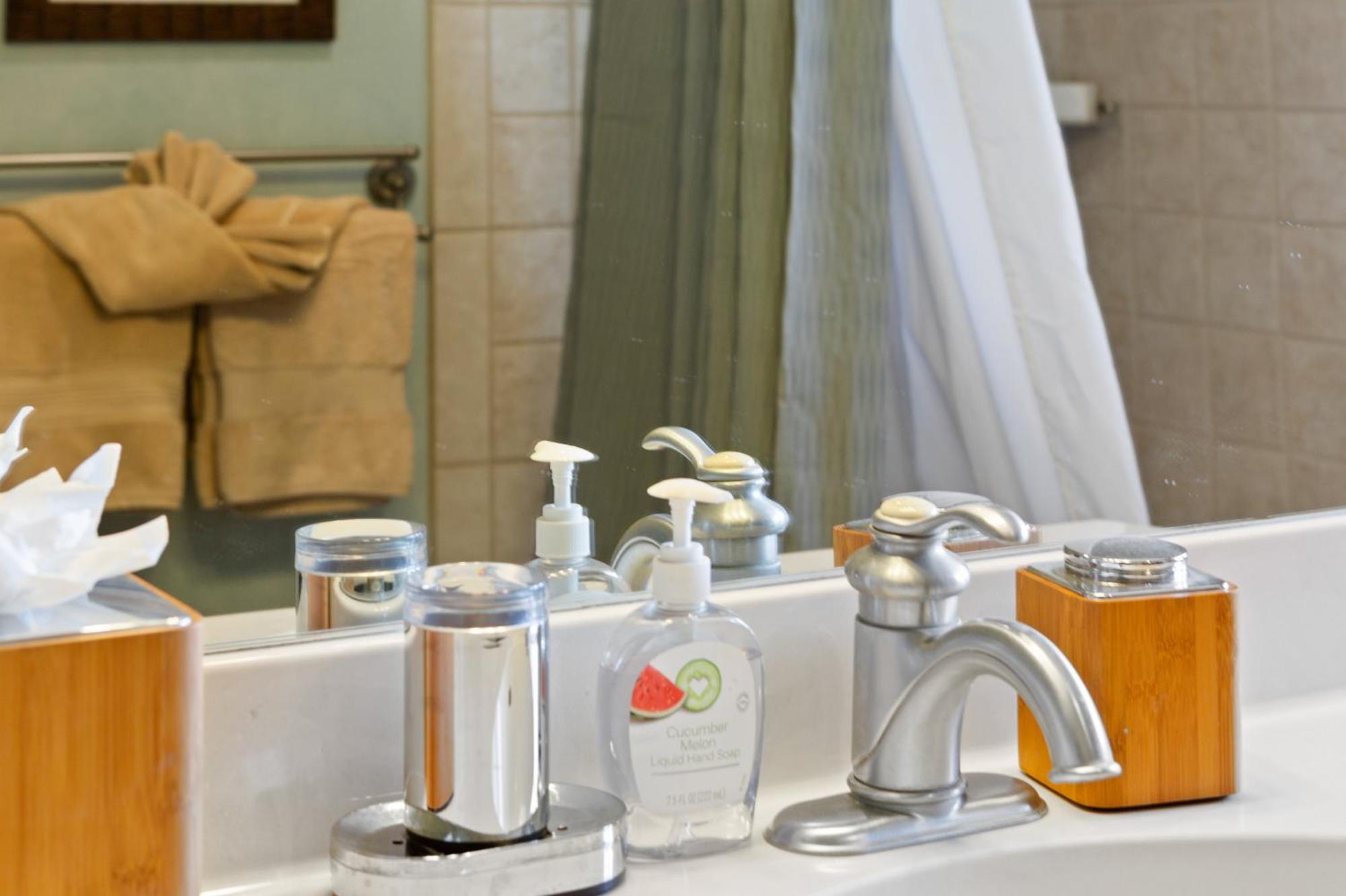 Studio With Mini Kitchen, Pool And Bbq, Pre-Renovation Summer Sale Kihei Buitenkant foto